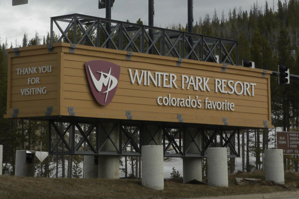 Entrance sign to Winter Park Resort